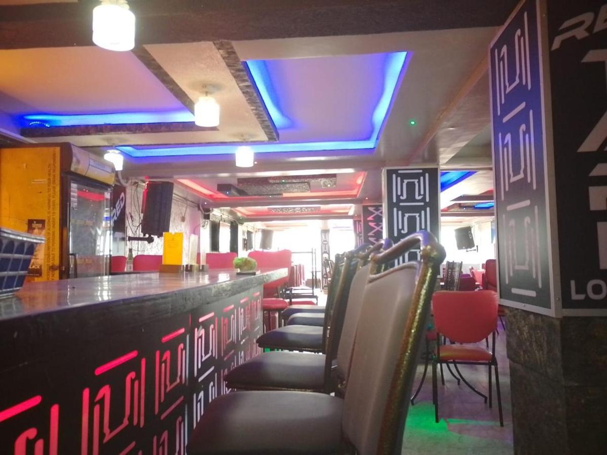 Royal Prince Hotel, Meru 外观 照片