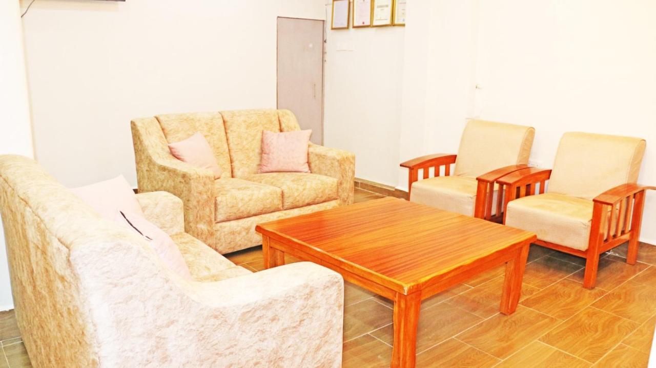 Royal Prince Hotel, Meru 外观 照片